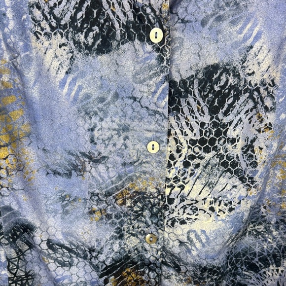 Chico's Chic Blue Black & Gray Bold Abstract Animal Inspired Button Down Blouse - Picture 8 of 10